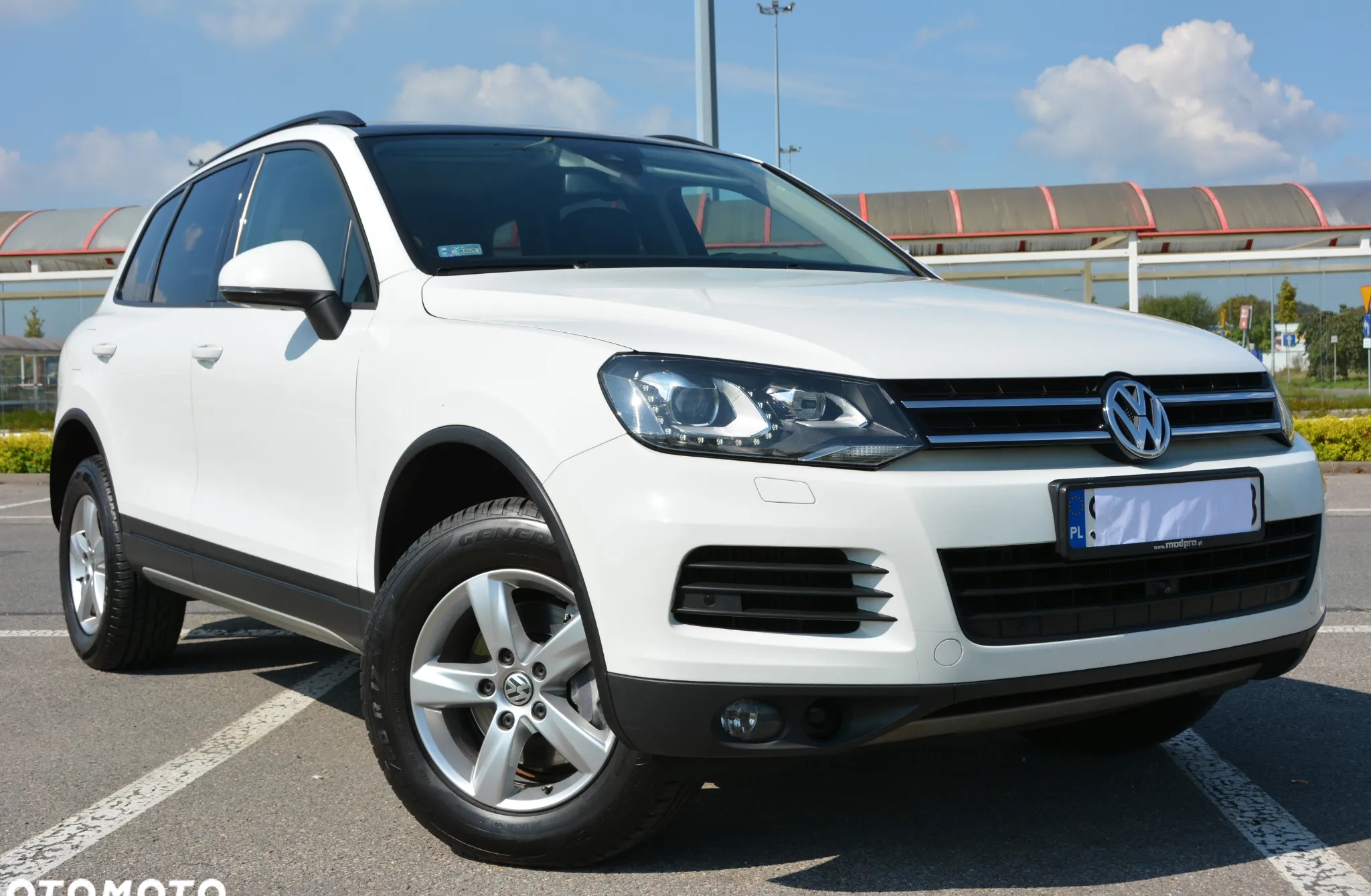 Volkswagen Touareg cena 100000 przebieg: 175588, rok produkcji 2012 z Biała małe 781